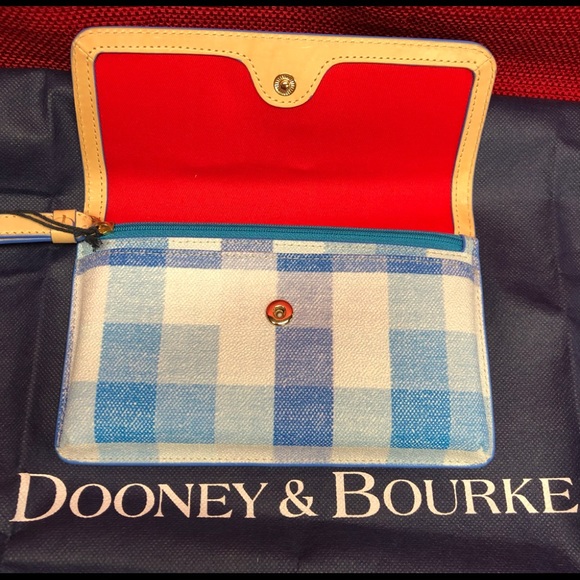 Dooney & Bourke Milly wristlet Quadretto check - Picture 3 of 5